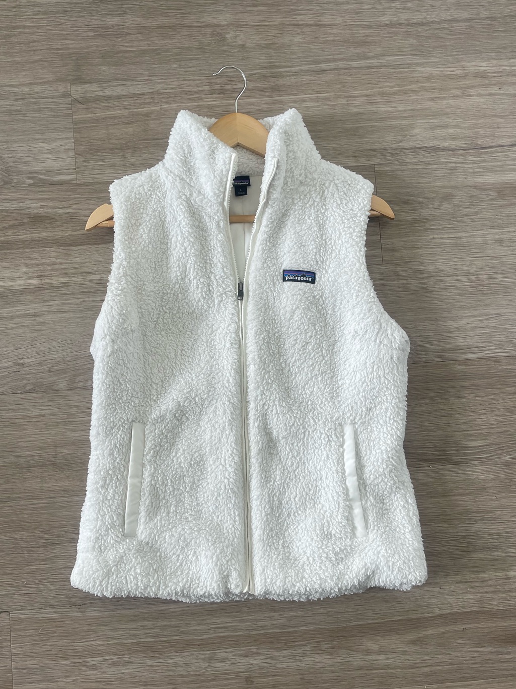 Patagonia Los Gatos Women’s White Fleece Vest - Cozy Sherpa Vest